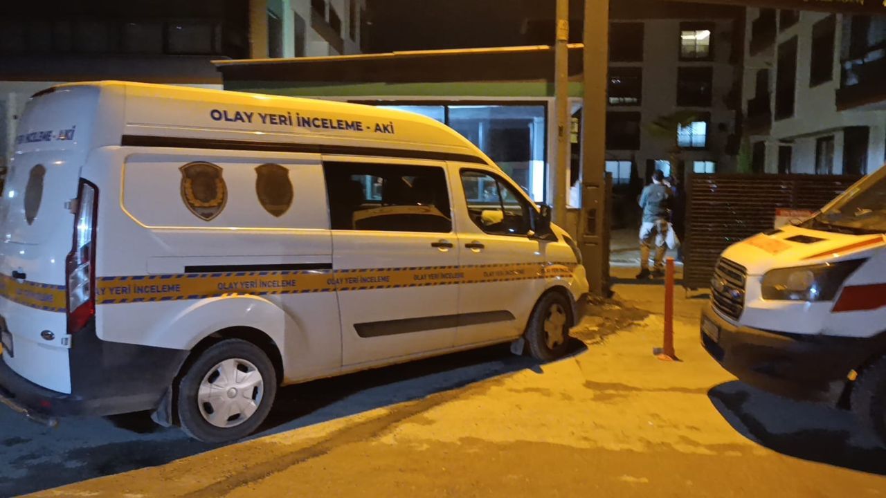 İzmir'de d'ehşet: Anne ve babasını öl'dürüp in-tihar etti