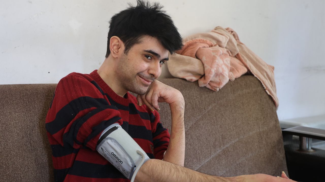 3 yıl sonra duş alıp, tıraş olan Barış'ın anksiyete ve depresyon sorunu olduğu ortaya çıktı