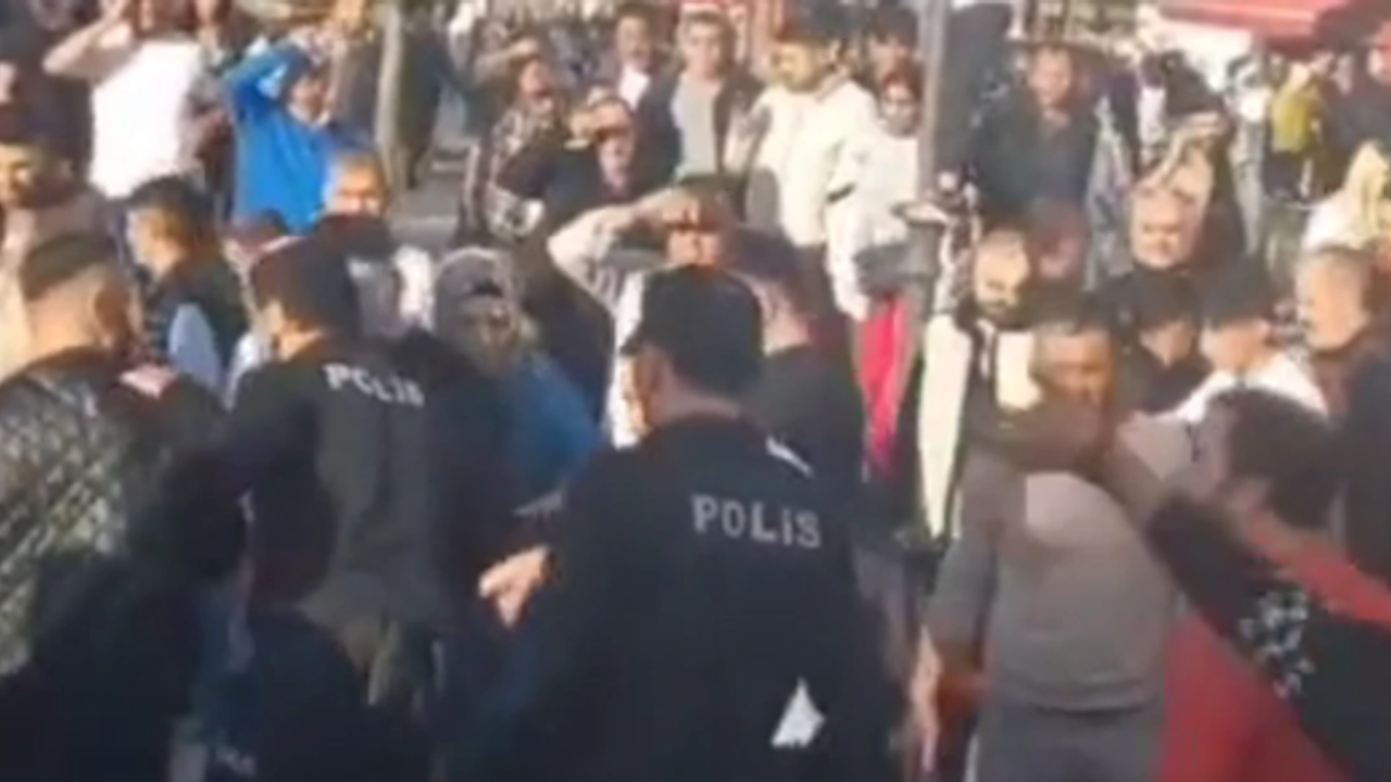 Liseli 2 kıza sözlü ta'cizde bulunup, esnafa bıçak çeken şüpheli tutuklandı