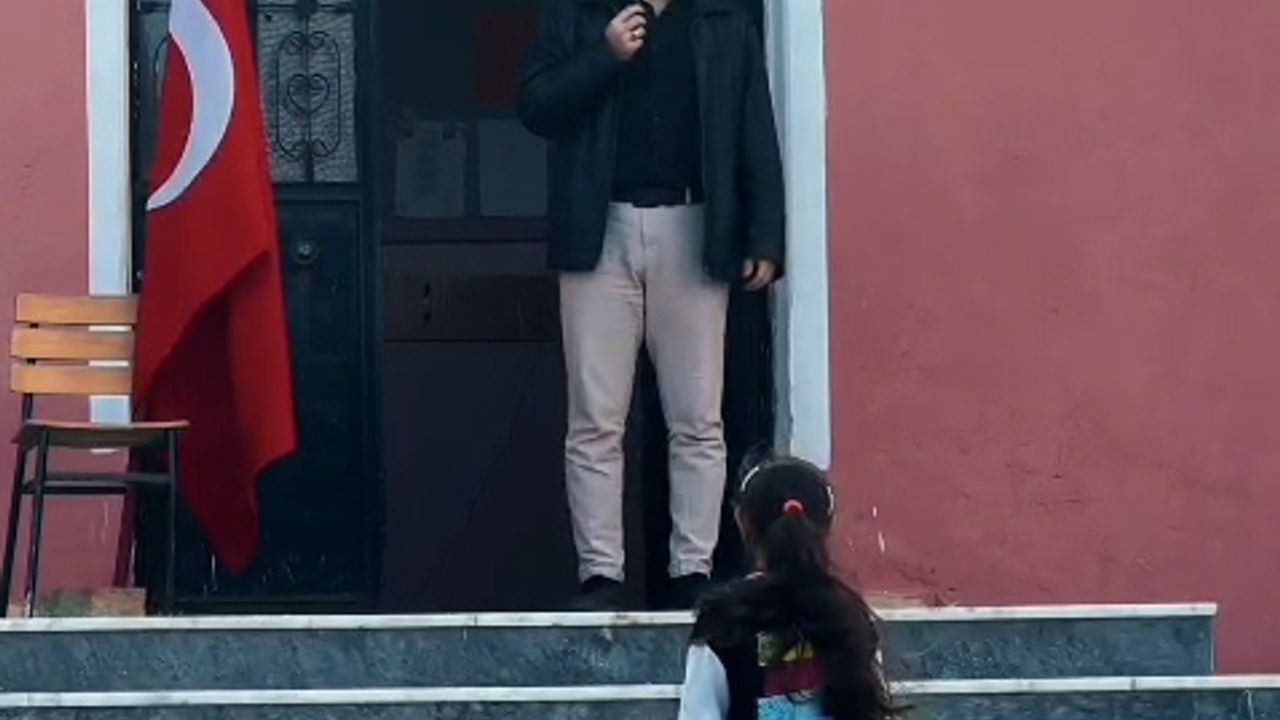 Konya'da 1 öğretmenli, 1 öğrencili okulda 29 Ekim töreni