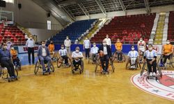 Gültak, Tekerlekli Sandalyeye Oturdu, Engelli Sporcularla Basketbol Oynadı