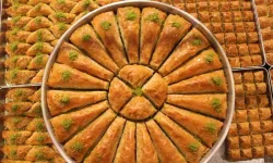 Bayramın olmazsa olmazı bayram şekeri ve baklavanın fiyatı el yakıyor