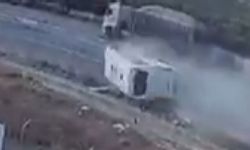 Mersin'de 2 kişinin öldüğü 35 kişinin yaralandığı kaza anı kamerada