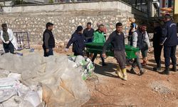 Mersin'de 8. kattan düşen işçi hayatını kaybetti