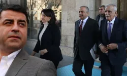 DEM Parti heyetiyle görüşen Demirtaş'tan Öcalan'a destek, Kandil'e uyarı