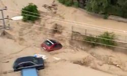 Osmaniye'de onlarca araç sel sularına kapıldı