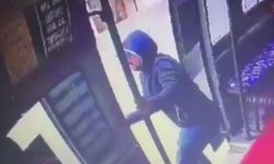 Minibüsteyken husumetlisini görüp defalarca ateş etti: O anlar kamerada