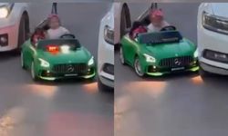 Mersin'de otomobil çocuğun bindiği akülü araca çarptı