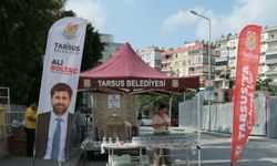 YKS Öncesi Moral Desteği! Ali Boltaç’tan Öğrencilere Su, Şeker ve Limonata İkramı