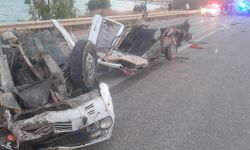 Bariyere çarpıp karşı şeride geçti: 1 ölü 1 yaralı