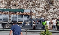 Adana’da otoyolda TIR’a arkadan çarpan hafif ticari araçtaki 5 kişi öldü