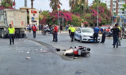 Tarsus'ta kamyon ile motosiklet çarpıştı: 1 ölü, 1 yaralı