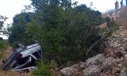 Otomobil şarampole yuvarlandı: 3 yaralı