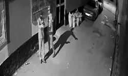 Husumetli olduğu akrabasının evine ateş açıp, o anları kayda aldı