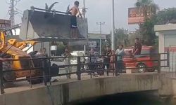 İş makinesi çocuklar için tramplen oldu