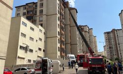 Gaziantep’te 5 katlı binada çıkan yangın söndürüldü: 23 kişi dumandan etkilendi