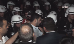 CHP İstanbul İl Başkanlığı önünde polis ile partililer arasında tartışma yaşandı!