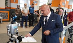 Türkiye'de bir ilk: İnsansı robot nüfusa kaydettirildi