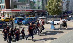 Babasını öldürdü, şüphelenmesinler diye hastanede gözyaşları döktü!