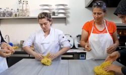 Tarsus Gastronomi Merkezi’nde yöresel tatlı atölyesi düzenlendi
