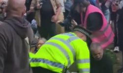 Londra'da, binlerce kişi Filistinlilere destek gösterisi düzenledi!