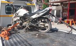 Otomobil ile çarpışan motosikletin sürücüsü yaralandı