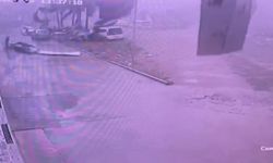 Adana'da hortum okulun çatısını uçurdu, o anlar güvenlik kamerasına yansıdı