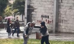 Gaziosmanpaşa'da tartıştığı kişiyi önce yerde sürükledi; sonra kaldırım taşıyla darbetti