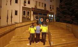 TEM’de sıkıştırdığı otomobilin kaza yapmasına neden olan sürücü tutuklandı