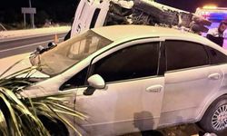 Mersin'de kamyonet ile otomobil çarpıştı: 4 yaralı