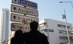 Sosyal medyada viral olan Kızılay tabelası yenilendi, bu kez de üzeri kirletildi