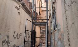 Bina dışına kurulan yük asansörü düştü: 80 yaşındaki kadın hayatını kaybetti