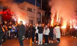 Türkiye şampiyonları davul-zurna ve meşalelerle karşılandı