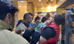 Hamur karıştırma makinesine elini sıkıştıran çocuğu itfaiye kurtardı