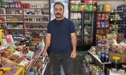 Bakkalın veresiye defterini satın alan gizemli hayırsever, borçları ödeyip defteri yaktı