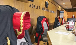 Hakim ve savcıların görevde yükselmelerine ilişkin karar Resmi Gazete'de