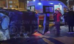 Kontrolden çıkan otomobil düğün salonu önünde takla attı: Facia kıl payı atlatıldı