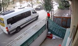 Avcılar'da servis bekleyen çocuğu takip etti; annesi gelince kaçtı