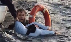 İstanbul Boğazı'nda boğulma tehlikesi geçiren kadını denize atlayarak kurtardı