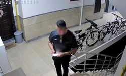 Eşinin evini baltayla açamayınca bina görevlisinin eşini b-çaklayarak öld-rmüş