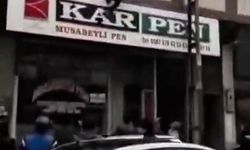 Balkonda asılı kalan çocuğu vatandaş kurtardı