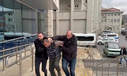 "Eşime neden baktın" diyen adamı b-çaklayarak öld-rdü