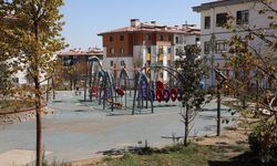 DEM'in ‘Şantiye şefi’ dediği Bakan Kurum’a depremzedelerden destek