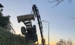 Mudanya'da kepçenin vinçten düştüğü anlar kameraya yansıdı