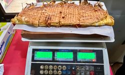 Yarım kiloluk dev tost, 600 liraya satılıyor