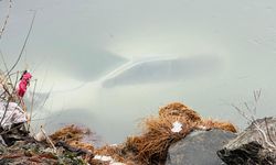 Köylüler çaya uçan araçtan 3 yaralıyı kurtardı