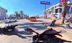 Motosikletin taksiye çarptığı kaza, kask kamerasında