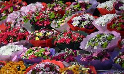 Eşine isimsiz çiçek gönderdi boşanma nedeni sayıldı