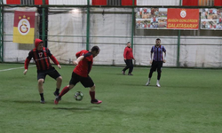 Bu maçta pas işaret dili ile isteniyor, ‘gol' sesi çıkmıyor