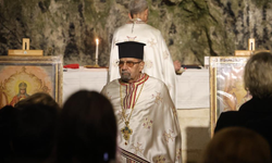 Dünya'nın ilk mağara kilisesinde Noel ayini